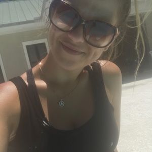 Meet your Posher, Alyssa